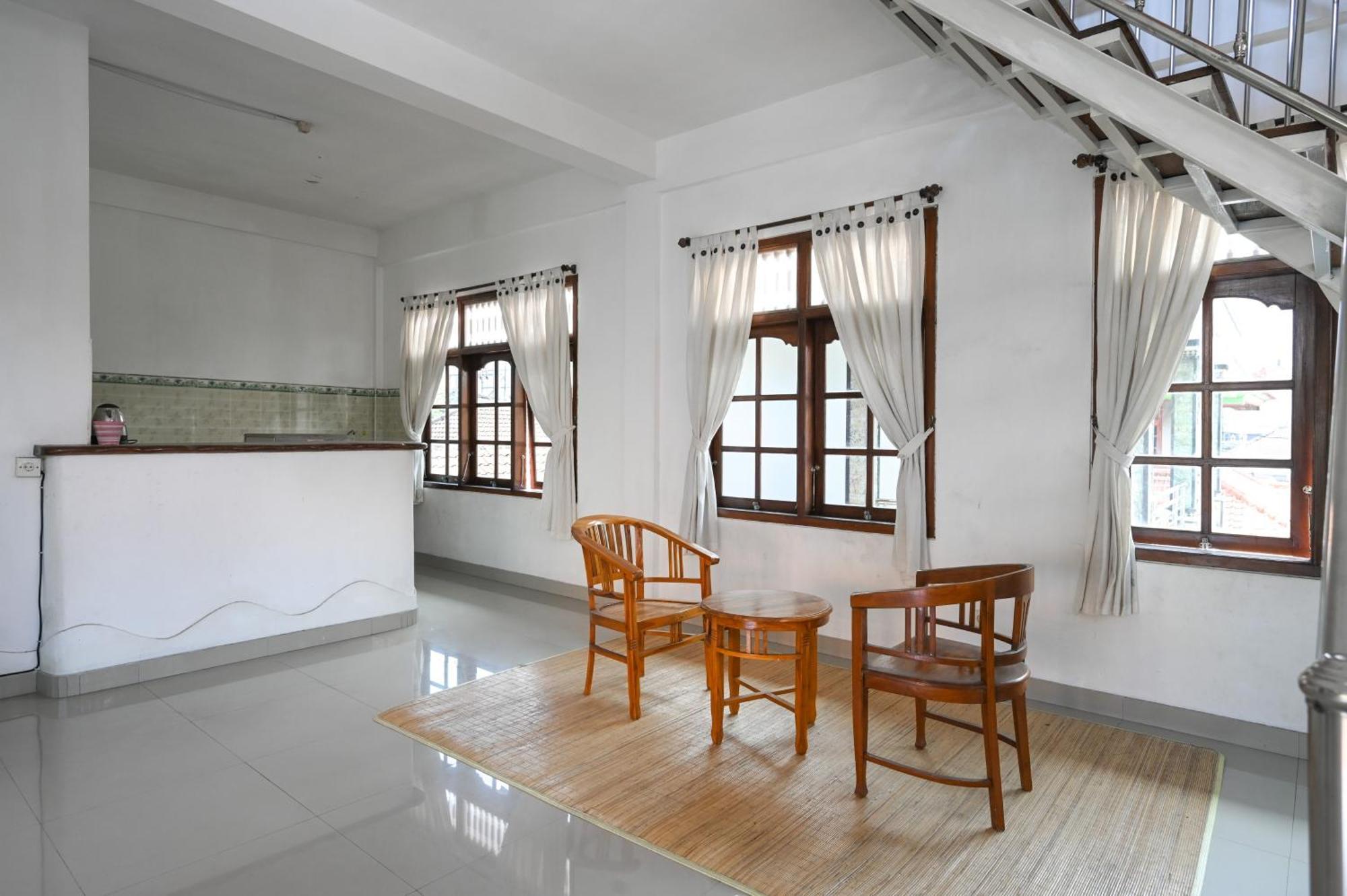 Ceria Guesthouse Seminyak Mitra Reddoorz المظهر الخارجي الصورة