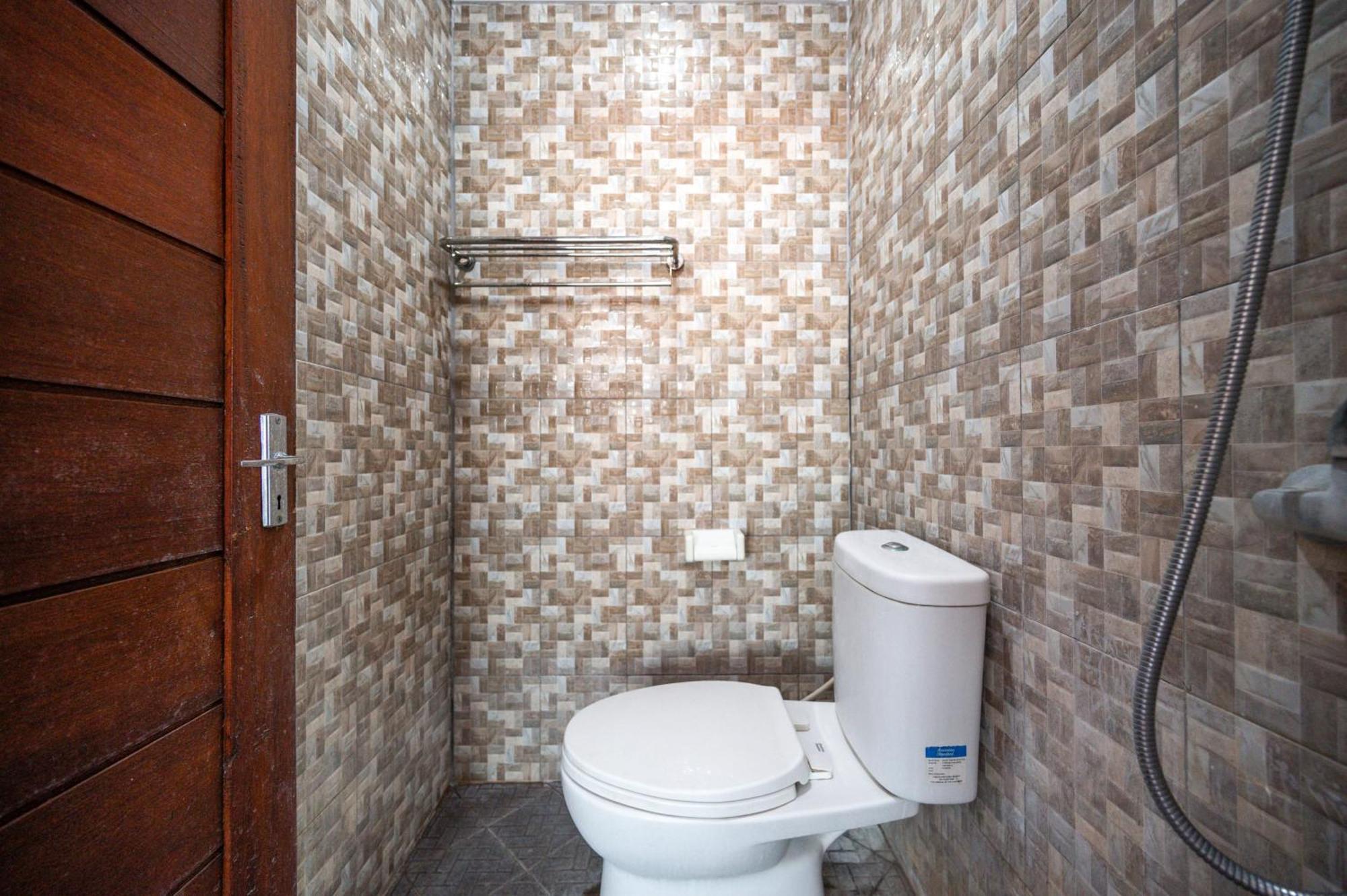 Ceria Guesthouse Seminyak Mitra Reddoorz المظهر الخارجي الصورة