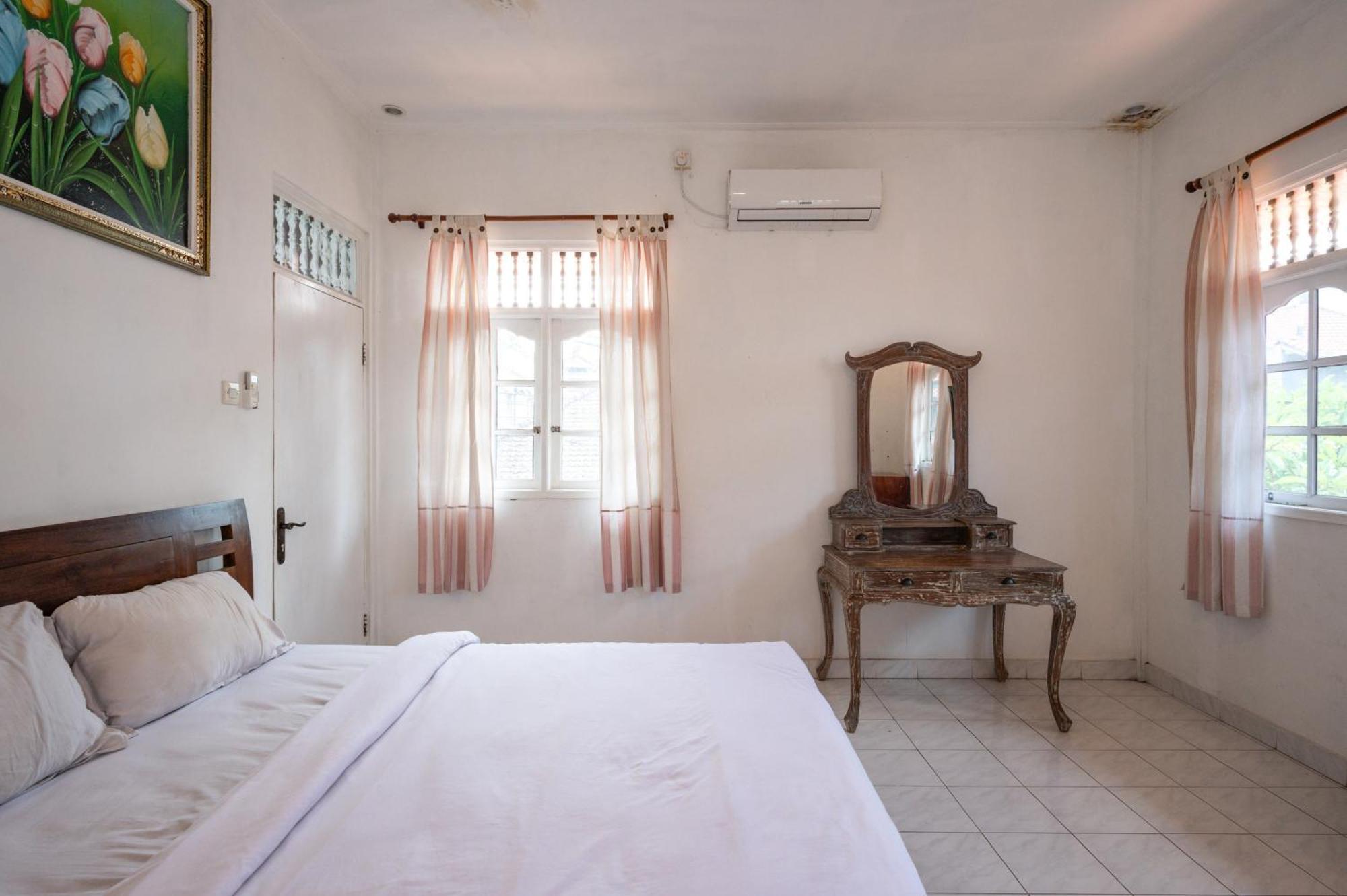 Ceria Guesthouse Seminyak Mitra Reddoorz المظهر الخارجي الصورة